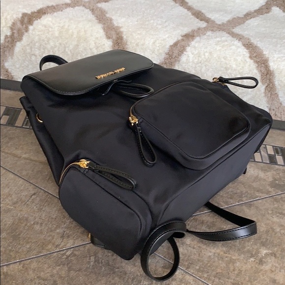 MICHAEL KORS ABBEY LG CARGO BACKPACK BLACK - Picture 11 of 16